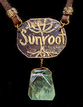 dill flower & fluorite pendant set