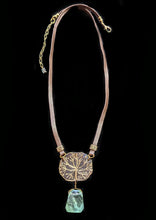 dill flower & fluorite pendant set