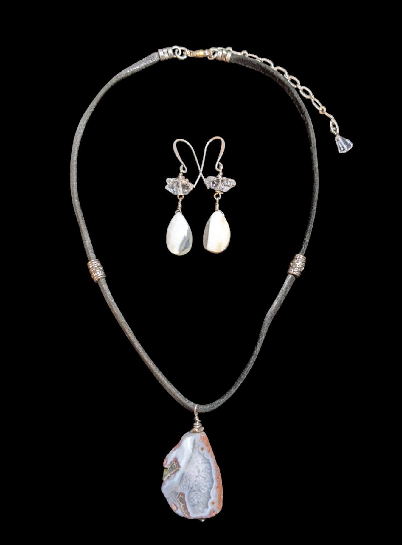 chalcedony pendant set