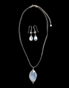 Chalcedony Set
