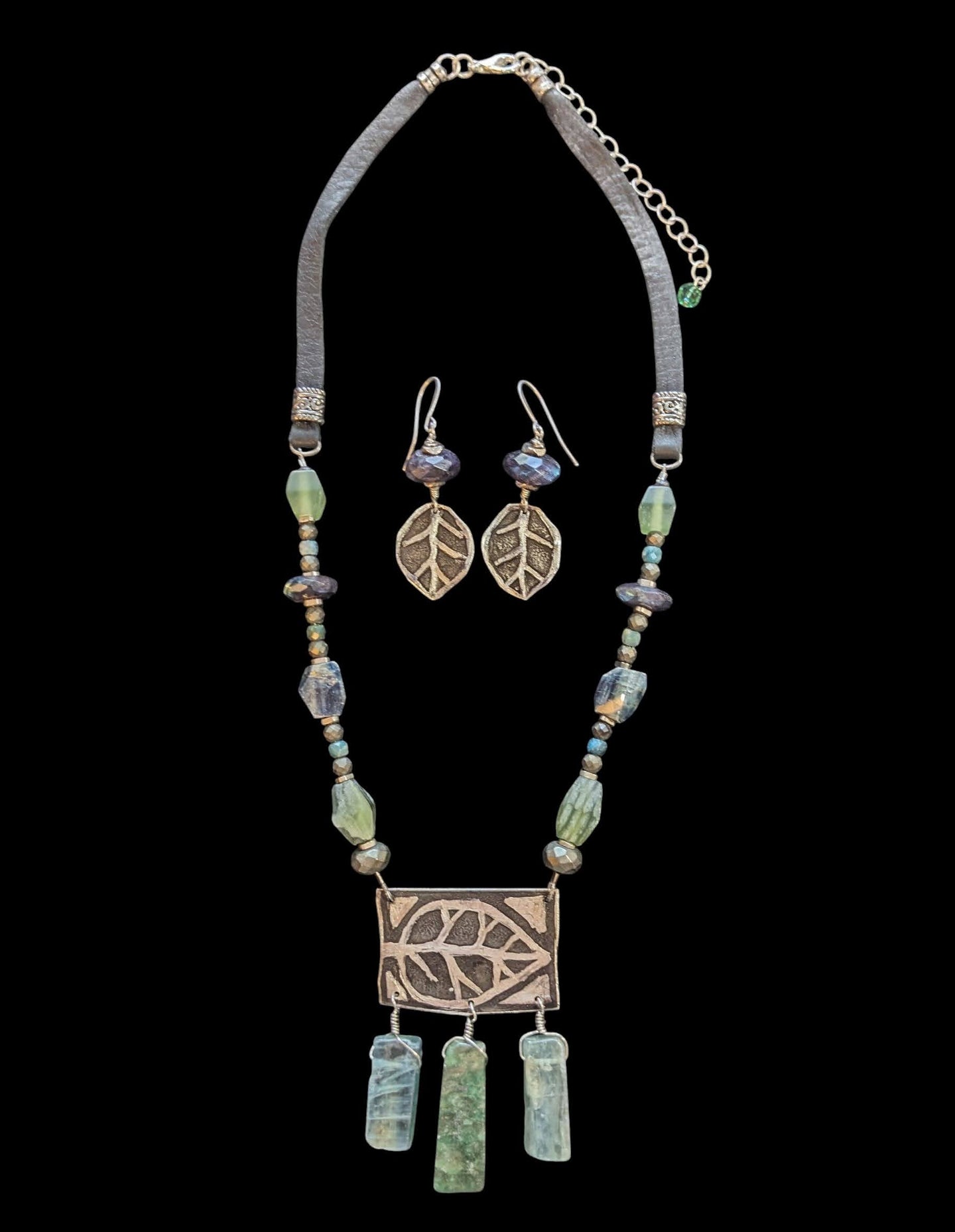 leaf & mixed stones set