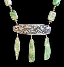 green kyanite leaf & vine set